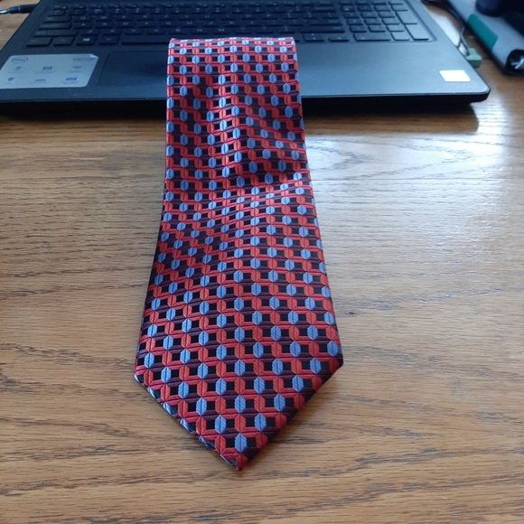 Men's Tie - Picture 2 of 7